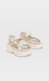 Stradivarius Спортивные Сандалии На Платформе Со Стразами Женская Коллекция Цвет Небеленого Полотна 35