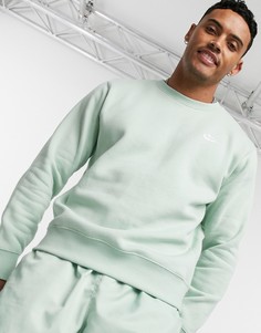 Бледно-зеленый свитшот с круглым вырезом Nike Club
