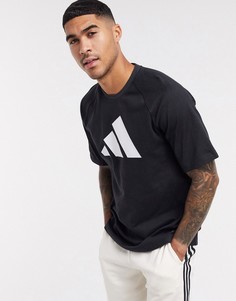 Черная футболка с крупным логотипом adidas-Черный