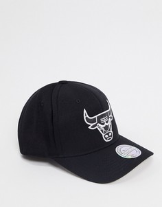 Черная кепка с логотипом команды "Chicago Bulls" Mitchell & Ness NBA-Черный