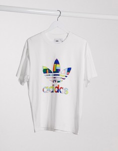 Белая футболка с разноцветным принтом логотипа-трилистника adidas Originals Pride-Белый