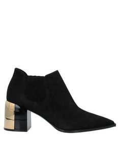 Полусапоги и высокие ботинки Casadei