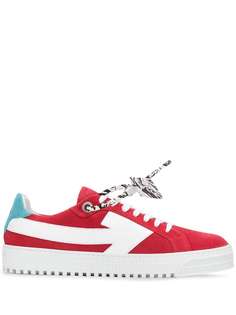 Off-White кроссовки с нашивкой