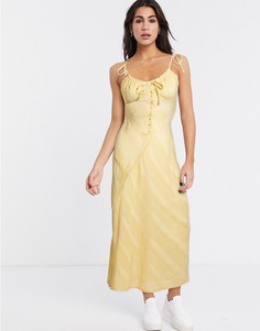 Платье макси с кружевной вставкой и сборками ASOS DESIGN-Желтый