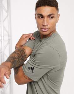 Футболка цвета хаки adidas Training-Зеленый