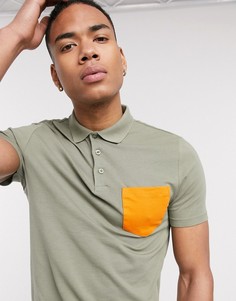 Приталенная футболка-поло из органического хлопка хаки с контрастным карманом ASOS DESIGN-Зеленый