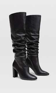 Stradivarius Черные Кожаные Ботфорты На Каблуке Женская Коллекция Черный 36
