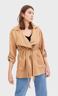 Stradivarius Короткий Тренч Из Струящейся Ткани Женская Коллекция Бежевый S
