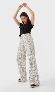 Stradivarius Широкие Брюки Из Рельефной Ткани Женская Коллекция Цвет Небеленого Полотна L