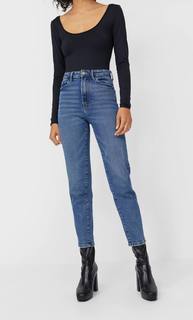Stradivarius Джинсы Mom Fit Облегающего Кроя Женская Коллекция Темный Деним 38