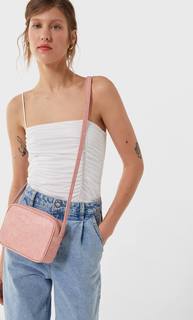 Stradivarius Сумка С Плечевым Ремнем И Тиснением Под Крокодиловую Кожу Женская Коллекция Цвет Розового Макияжа 103