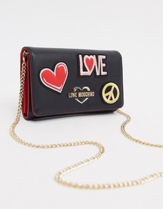 Черный кошелек с нашивками и ремешком-цепочкой Love Moschino
