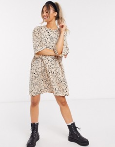 Платье-футболка мини в стиле oversized с леопардовым принтом ASOS DESIGN-Коричневый