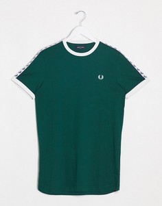 Зеленая футболка с кантом Fred Perry-Зеленый