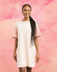 Коралловое платье-футболка в стиле oversized с логотипом-галочкой Nike-Кремовый