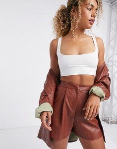 Коричневые шорты из искусственной кожи ASOS DESIGN-Коричневый