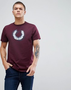 Бордовая футболка с принтом лаврового венка Fred Perry Storted-Красный