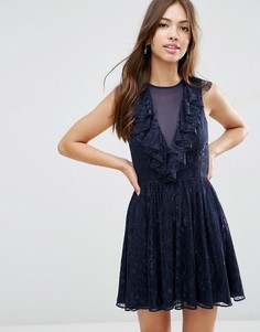 Кружевное короткое приталенное платье с рюшами спереди ASOS-Темно-синий