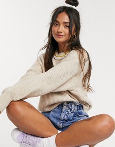 Пушистый джемпер с объемными рукавами и круглым вырезом ASOS DESIGN-Кремовый