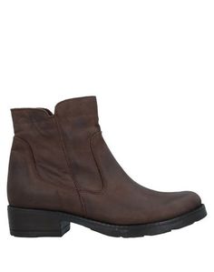 Полусапоги и высокие ботинки Punto Scarpa