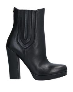Полусапоги и высокие ботинки Guess