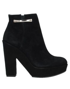 Полусапоги и высокие ботинки Stuart Weitzman