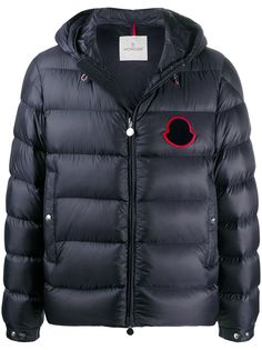 Moncler пуховик с капюшоном и логотипом