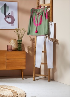 Блузка-туника с вышивкой Bonprix