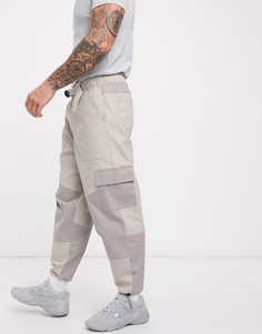 Зауженные брюки в стиле колор блок ASOS DESIGN-Бежевый