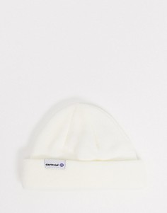 Кремовая шапка-бини с отворотом и фирменной нашивкой ASOS DESIGN-Кремовый