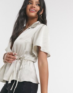 Золотистый атласный топ с короткими рукавами и запахом ASOS DESIGN-Золотой
