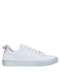 Низкие кеды и кроссовки Guess