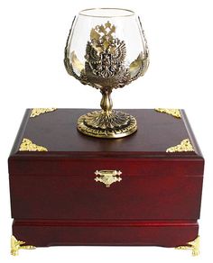 Бокал для коньяка Город Подарков Россия в деревянной шкатулке