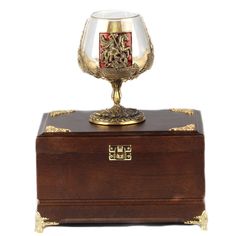 Бокал для коньяка Город Подарков Москва в деревянной шкатулке