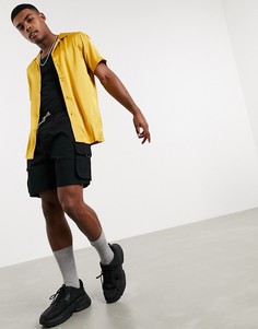 Атласная рубашка горчичного цвета классического кроя с отложным воротником ASOS DESIGN-Желтый