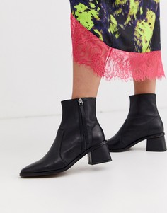 ЧЕРНЫЕ БОТИЛЬОНЫ ИЗ ИСКУССТВЕННОЙ КОЖИ НА КАБЛУКЕ С МОЛНИЕЙ TOPSHOP-Черный