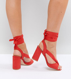 Босоножки на блочном каблуке для широкой стопы с завязками Truffle Collection-Красный