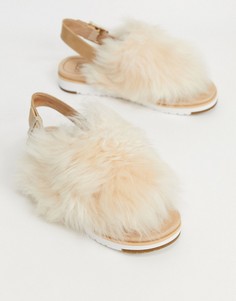 Бежевые сандалии из овчины с ремешком через пятку UGG-Бежевый