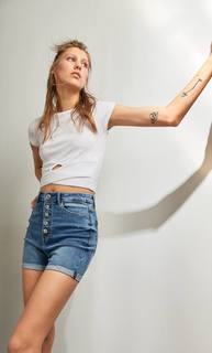 Stradivarius Шорты С Очень Высокой Посадкой И Пуговицами Женская Коллекция Светлый Деним 32