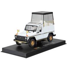 Bburago Коллекционная машинка 1:43 "Mercedes Benz PAPA Mobile", 18-31018, белый