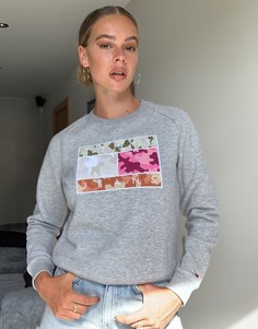Серый свитшот с камуфляжным логотипом Tommy Jeans