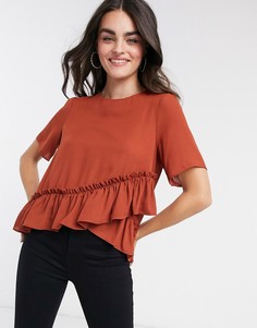 Футболка терракотового цвета с оборкой по краю ASOS DESIGN-Красный