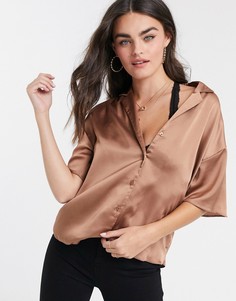 Шоколадно-коричневая атласная рубашка с короткими рукавами ASOS DESIGN-Коричневый