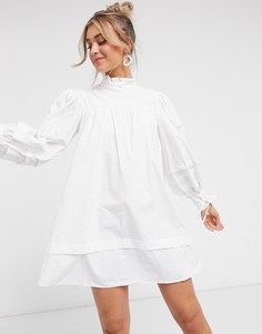 Белое платье-рубашка мини с высоким воротом In The Style x Lorna Luxe-Белый