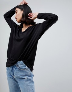 Черный легкий oversize-топ с V-образным вырезом ASOS DESIGN