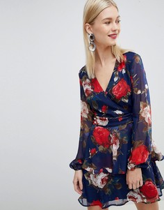 Ярусное платье с V-образным вырезом и цветочным принтом Lipsy-Мульти