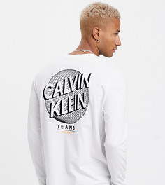 Белый oversized-лонгслив с принтом Calvin Klein Jeans эксклюзивно для ASOS