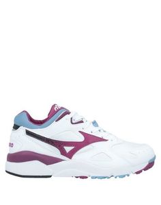 Низкие кеды и кроссовки Mizuno
