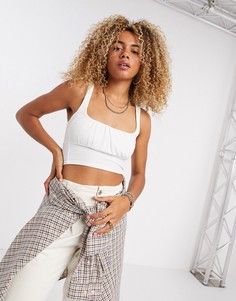Белый ​​​​​​​присборенный кроп-топ Bershka