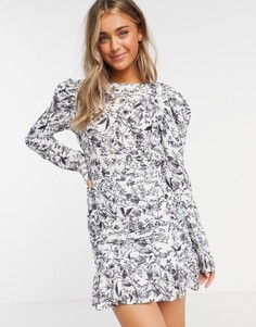 Эксклюзивное черное платье с открытой спиной и цветочным принтом In The Style x Lorna Luxe-Мульти